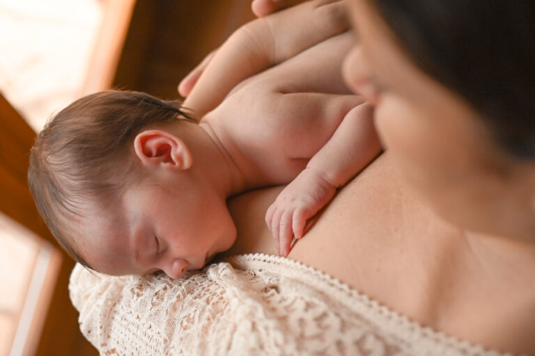 Documentalisme familiar. Sessió fotos New Born a casa, Girona Costa Brava