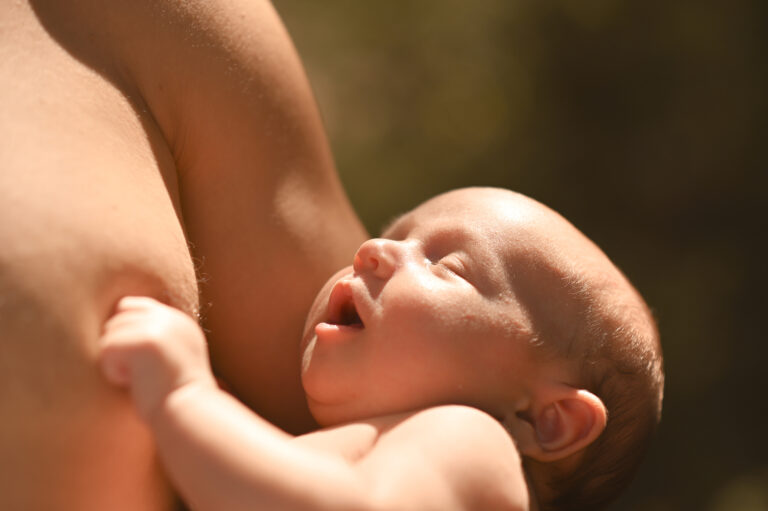 Documentalisme familiar. Sessió fotos New Born a casa, Girona Costa Brava