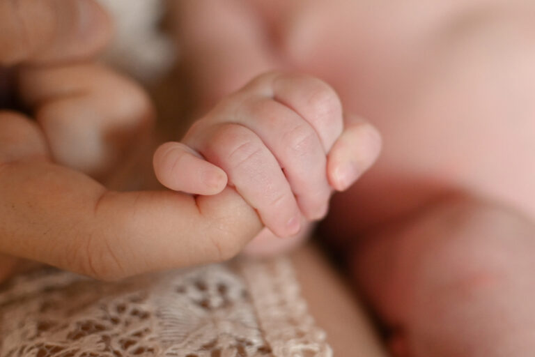 Documentalisme familiar. Sessió fotos New Born a casa, Girona Costa Brava