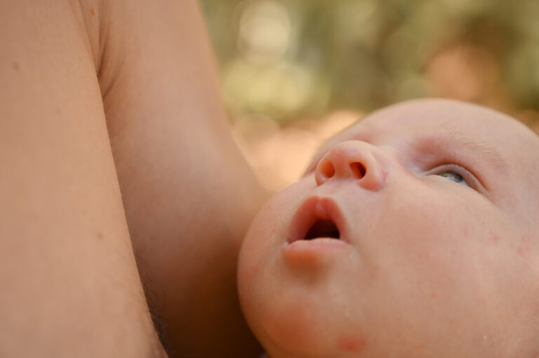 Documentalisme familiar. Sessió fotos New Born a casa, Girona Costa Brava