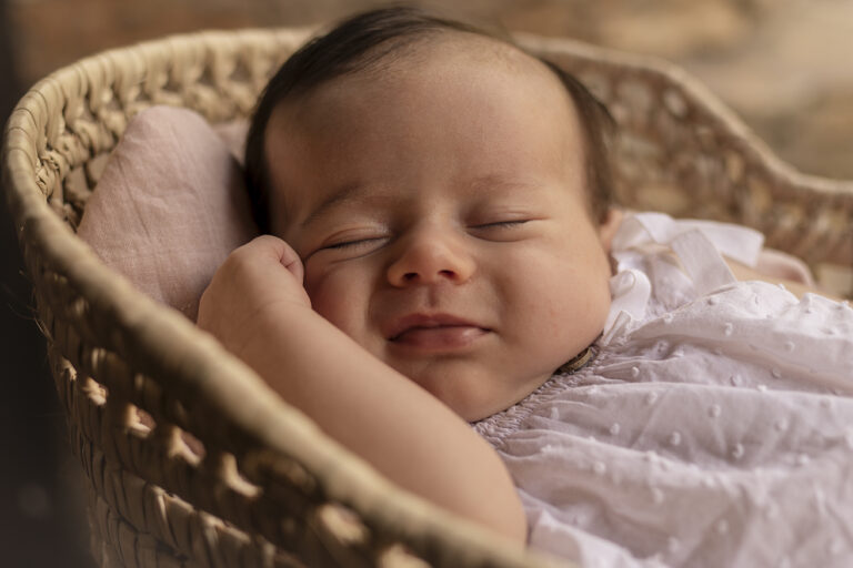 Documentalisme familiar. Sessió fotos New Born a casa, Girona Costa Brava