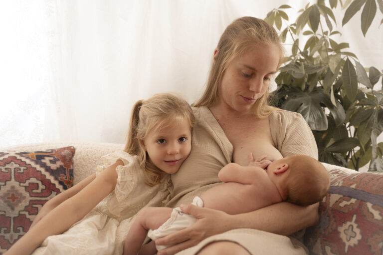 Documentalisme familiar. Sessió fotos New Born a casa, Girona Costa Brava