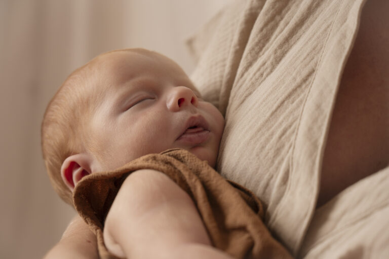 Documentalisme familiar. Sessió fotos New Born a casa, Girona Costa Brava